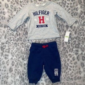 Tommy Hilfiger Baby Boys Size 3-6 Months Outfit Sweatpants Long Sleeve T-Shirt